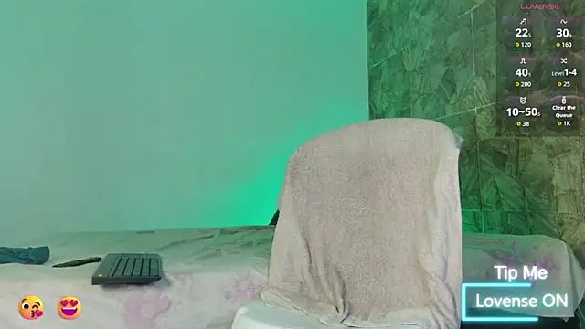 Snapshot of mikejaybra chatting on November 19, 5:57 pm mikejaybra online show from November 19, 5:57 pm