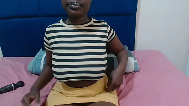 Snapshot of MilkyTitties chatting on June 10, 4:30 pm MilkyTitties online show from June 10, 4:30 pm