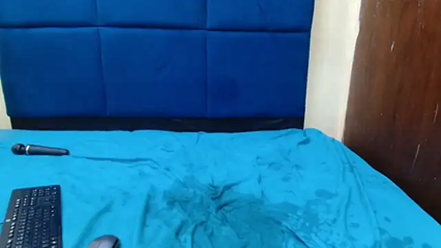 MilkyTitties online show from December 15, 8:36 pm