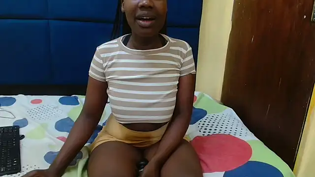 MilkyTitties online show from December 5, 10:03 am