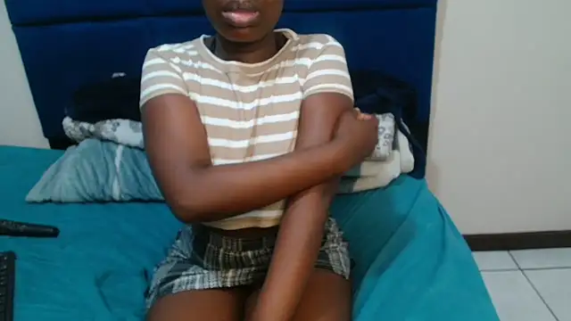 Snapshot of MilkyTitties chatting on July 14, 9:21 pm MilkyTitties online show from July 14, 9:21 pm