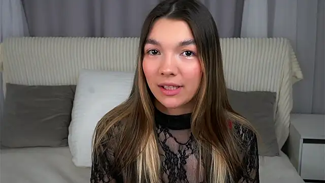 VeronaAppleberry online show from November 15, 11:14 am