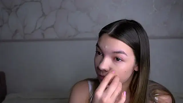 VeronaAppleberry online show from February 13, 1:05 am