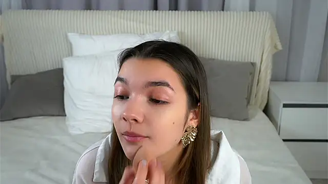 VeronaAppleberry online show from November 13, 11:14 am