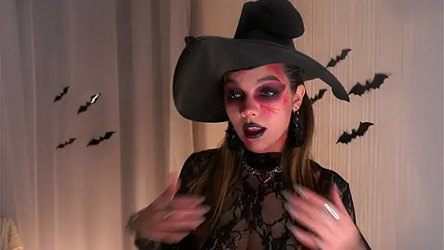 VeronaAppleberry online show from October 26, 11:10 am