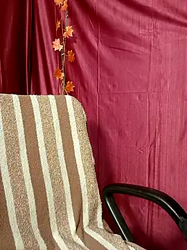 Stripy Doll online show from March 4, 1:06 pm