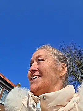 Snapshot of lisalustjouw chatting on March 4, 12:13 pm lisalustjouw online show from March 4, 12:13 pm