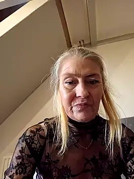 Snapshot of lisalustjouw chatting on January 9, 12:19 pm lisalustjouw online show from January 9, 12:19 pm