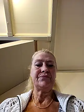 Snapshot of lisalustjouw chatting on October 16, 9:06 am lisalustjouw online show from October 16, 9:06 am