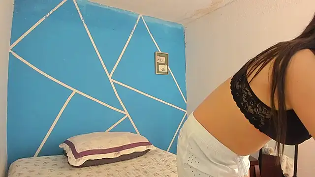 Snapshot of britny_clouds chatting on January 31, 12:40 pm britny clouds online show from January 31, 12:40 pm