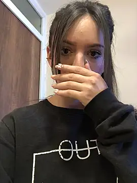 Snapshot of britny_clouds chatting on March 13, 7:28 pm britny clouds online show from March 13, 7:28 pm