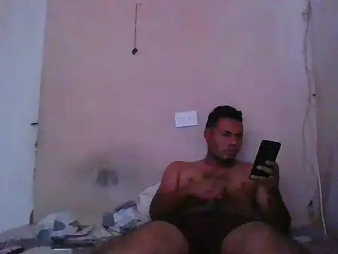 Snapshot of kastyn22 chatting on June 21, 3:18 pm kastyn22 online show from June 21, 3:18 pm