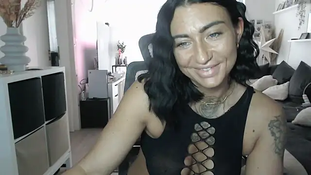 IntiMia online show from February 11, 8:25 am