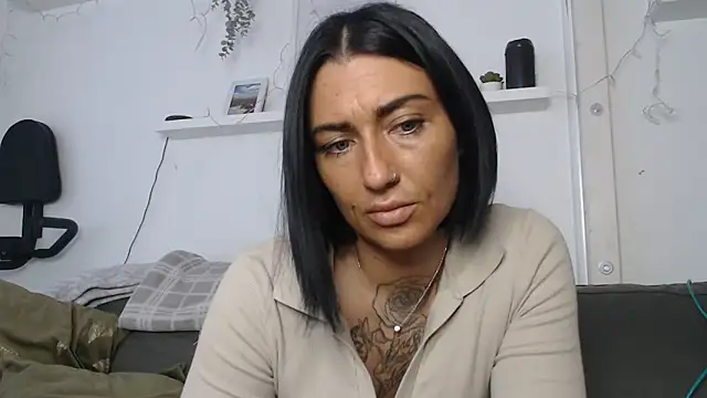 IntiMia online show from January 22, 7:57 am