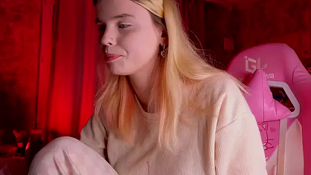 HanaMitsuri online show from February 12, 8:40 pm