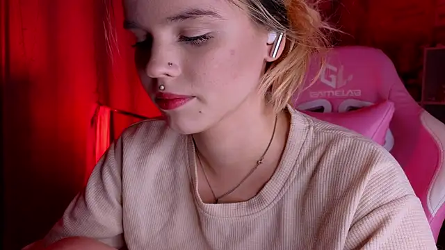 HanaMitsuri online show from March 14, 7:55 pm