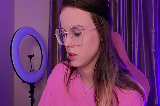 HanaMitsuri online show from April 9, 4:57 pm