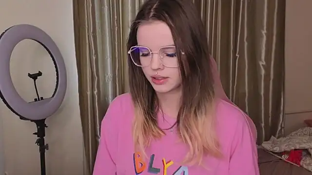 HanaMitsuri online show from April 8, 11:22 am