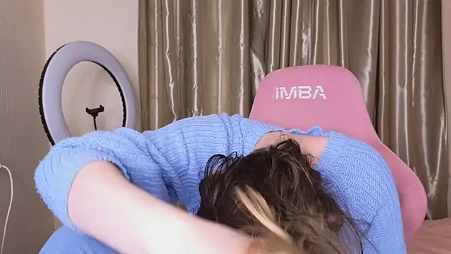 HanaMitsuri online show from April 4, 5:19 pm