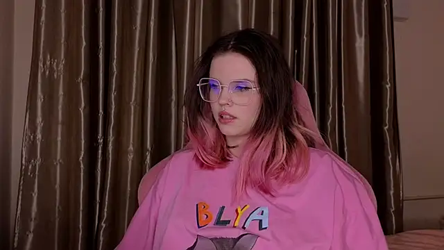 HanaMitsuri online show from January 11, 9:22 pm