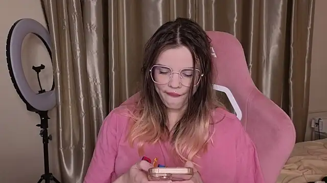 HanaMitsuri online show from March 20, 5:47 pm