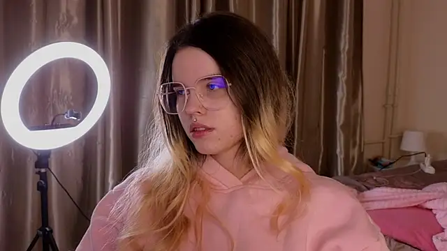 HanaMitsuri online show from November 6, 7:51 pm