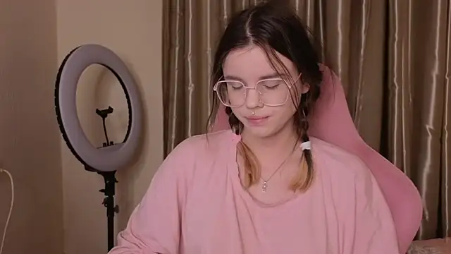 HanaMitsuri online show from March 31, 3:41 am