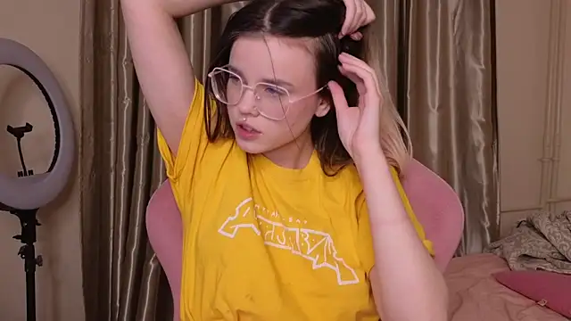 HanaMitsuri online show from April 2, 3:46 am