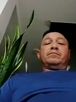 Snapshot of luchoarr chatting on October 1, 3:11 am luchoarr online show from October 1, 3:11 am