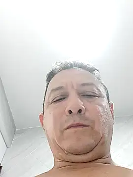 Snapshot of luchoarr chatting on February 17, 10:05 pm luchoarr online show from February 17, 10:05 pm