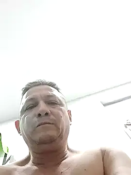 Snapshot of luchoarr chatting on February 5, 10:22 pm luchoarr online show from February 5, 10:22 pm