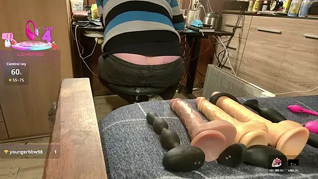Snapshot of misteryman1956 chatting on October 1, 6:12 pm misteryman1956 online show from October 1, 6:12 pm