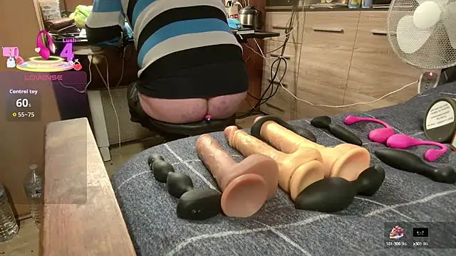 Snapshot of misteryman1956 chatting on September 26, 9:27 am misteryman1956 online show from September 26, 9:27 am
