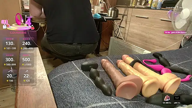 Snapshot of misteryman1956 chatting on October 5, 6:59 am misteryman1956 online show from October 5, 6:59 am