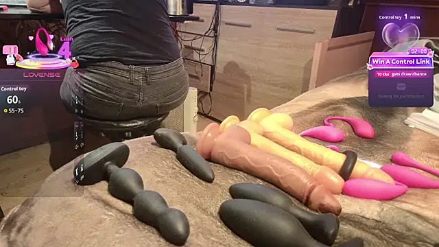misteryman1956 online show from June 18, 8:57 am