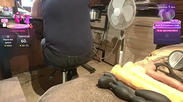 misteryman1956 online show from July 13, 5:07 am