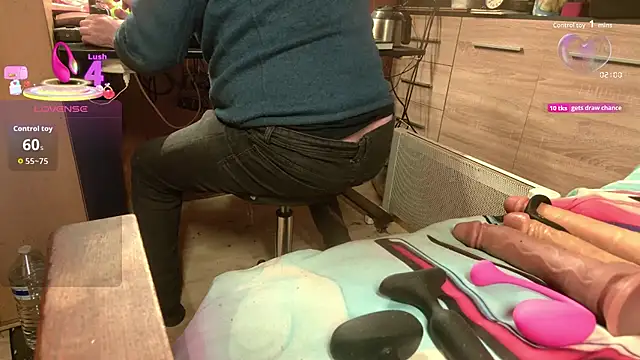 misteryman1956 online show from November 19, 7:08 am