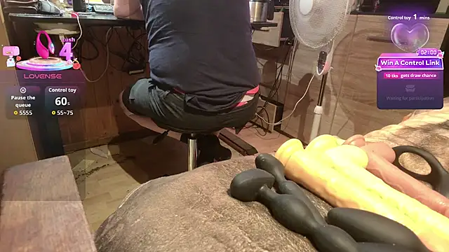 misteryman1956 online show from July 14, 11:49 am