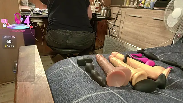 Snapshot of misteryman1956 chatting on October 5, 7:04 pm misteryman1956 online show from October 5, 7:04 pm