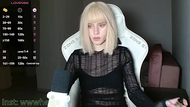 Snapshot of LizaKisses chatting on November 14, 4:10 pm LizaKisses online show from November 14, 4:10 pm