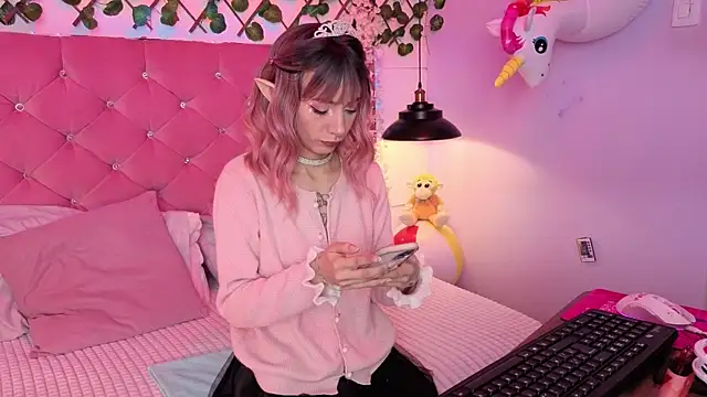 Snapshot of lauren_evans96 chatting on February 27, 3:29 am lauren evans96 online show from February 27, 3:29 am