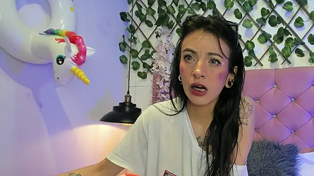 Snapshot of lauren_evans96 chatting on October 23, 3:27 am lauren evans96 online show from October 23, 3:27 am