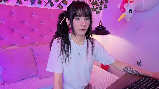 Snapshot of lauren_evans96 chatting on February 26, 3:50 am lauren evans96 online show from February 26, 3:50 am