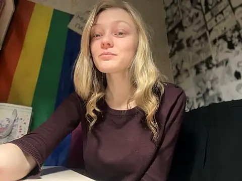 Snapshot of Midnight_Mystery chatting on December 19, 4:46 pm Midnight Mystery online show from December 19, 4:46 pm