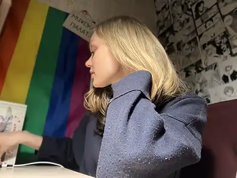 Snapshot of Midnight_Mystery chatting on January 7, 8:10 pm Midnight Mystery online show from January 7, 8:10 pm