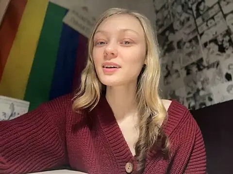 Snapshot of Midnight_Mystery chatting on December 13, 1:01 pm Midnight Mystery online show from December 13, 1:01 pm