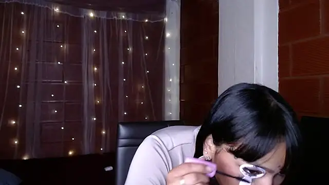 Snapshot of Priyalakshmi_ chatting on September 15, 11:43 am Priyalakshmi online show from September 15, 11:43 am