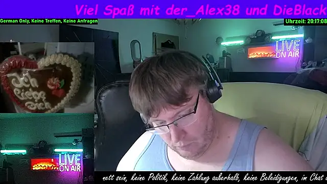 Snapshot of der_alex38 chatting on September 15, 6:19 pm der alex38 online show from September 15, 6:19 pm