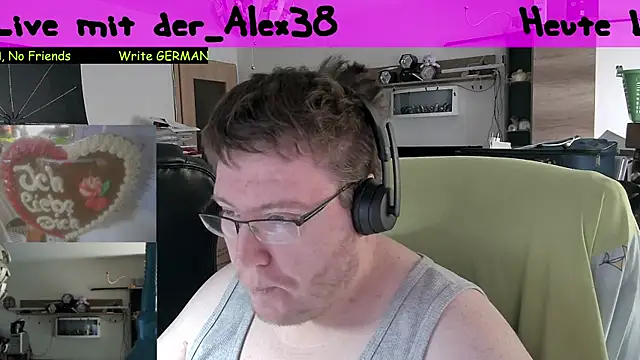 Snapshot of der_alex38 chatting on February 27, 10:33 am der alex38 online show from February 27, 10:33 am