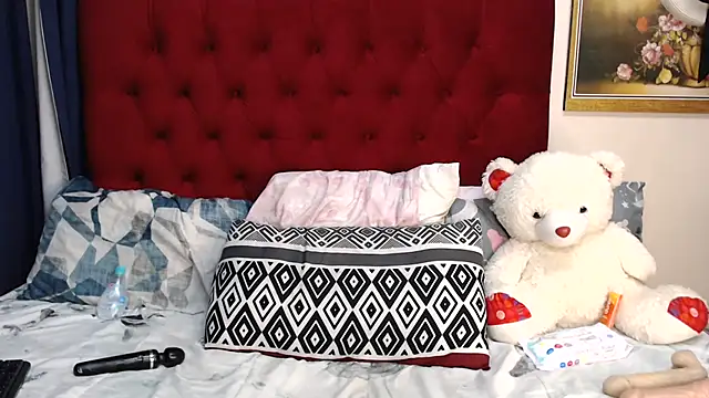 BootyliciousbustyX33 online show from April 23, 6:42 am